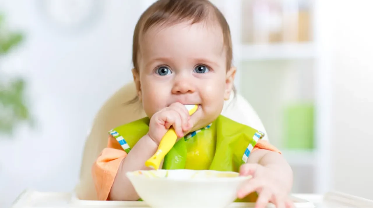 Bebekler için sebzeli besleyici ve doyurucu bebek pilavı tarifi! Bebeklere pilav nasıl yedirilir?