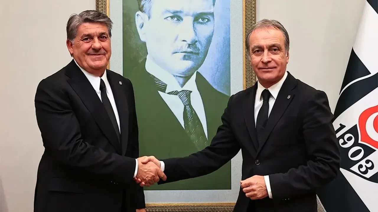 Beşiktaş'ta büyük temizlik: Önder Özen sadece 7 futbolcuya 'Kal' derken, tam 11 ismin biletini kesti!