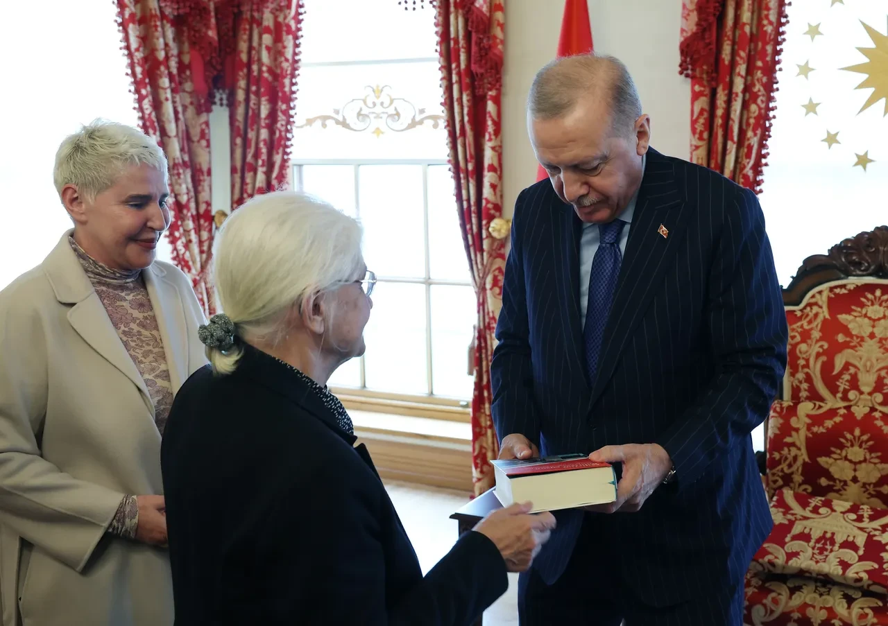 Cumhurbaşkanı Erdoğan, Adnan Menderes ve dava arkadaşlarının ailelerini kabul etti