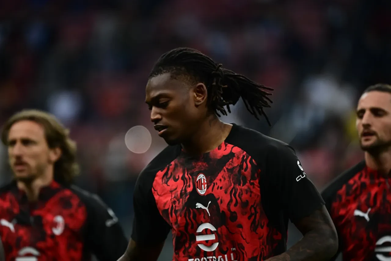 Fenerbahçe ve Galatasaray, Leao için karşı karşıya! İtalyanlar dev transferi duyurdu