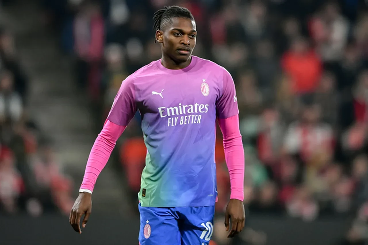 Fenerbahçe ve Galatasaray, Leao için karşı karşıya! İtalyanlar dev transferi duyurdu