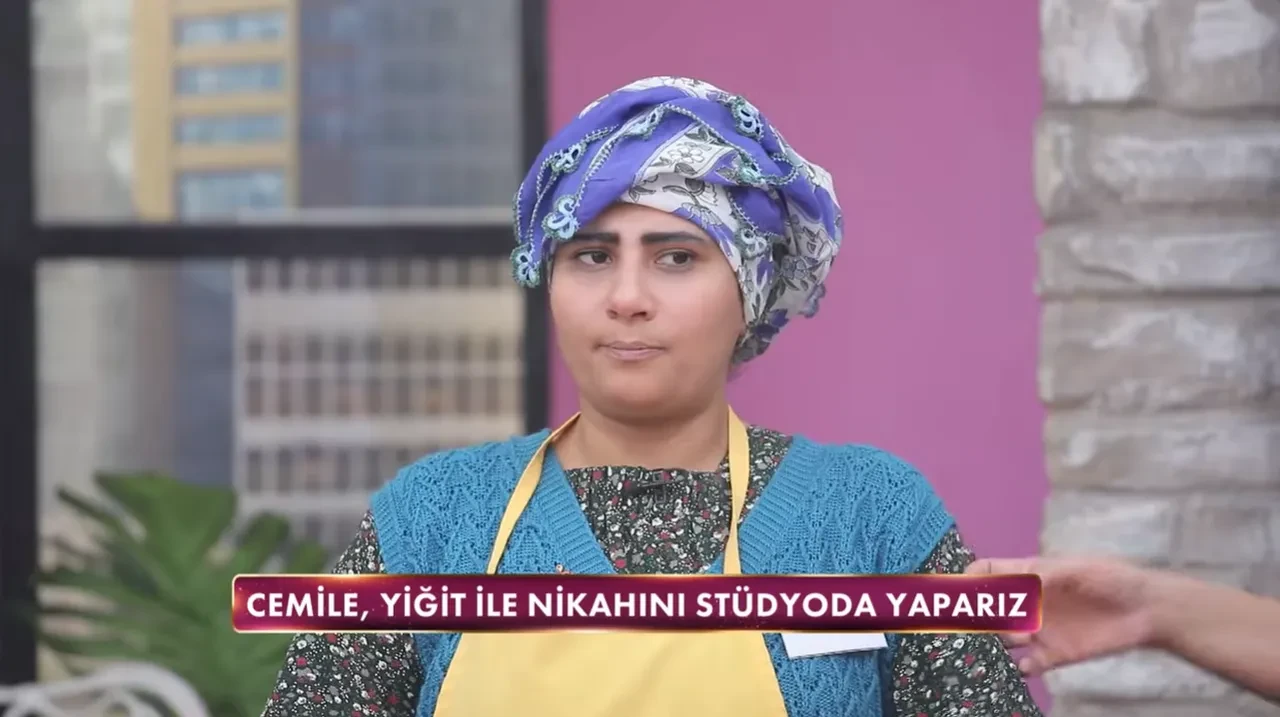 Gelinim Mutfakta Cemile ve Yiğit arasında neler oluyor? Elleriyle elma yedirdi, hediyeler peş peşe geldi!