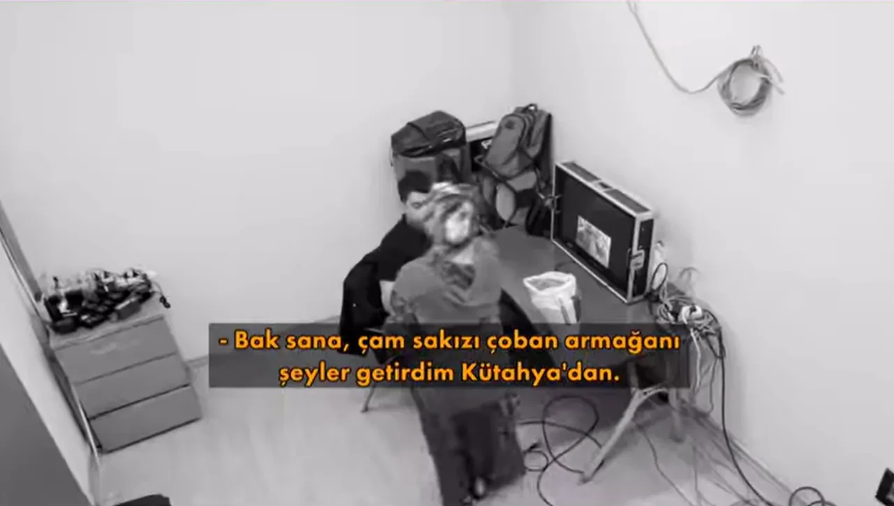 Gelinim Mutfakta Cemile ve Yiğit arasında neler oluyor? Elleriyle elma yedirdi, hediyeler peş peşe geldi!