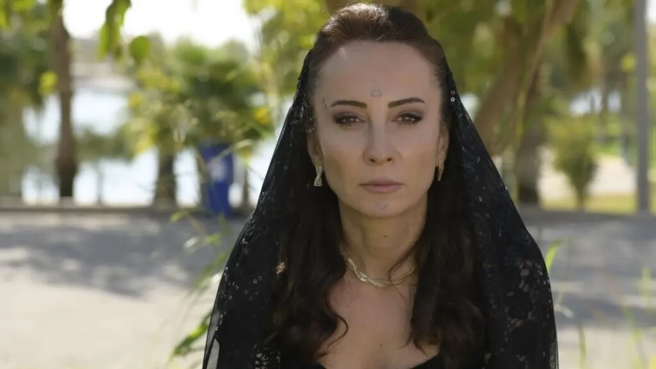 Halef Köklerin Çağrısı dizisinden kimler ayrılıyor? Aybüke Pusat Halef Köklerin Çağrısı dizisine veda mı ediyor?
