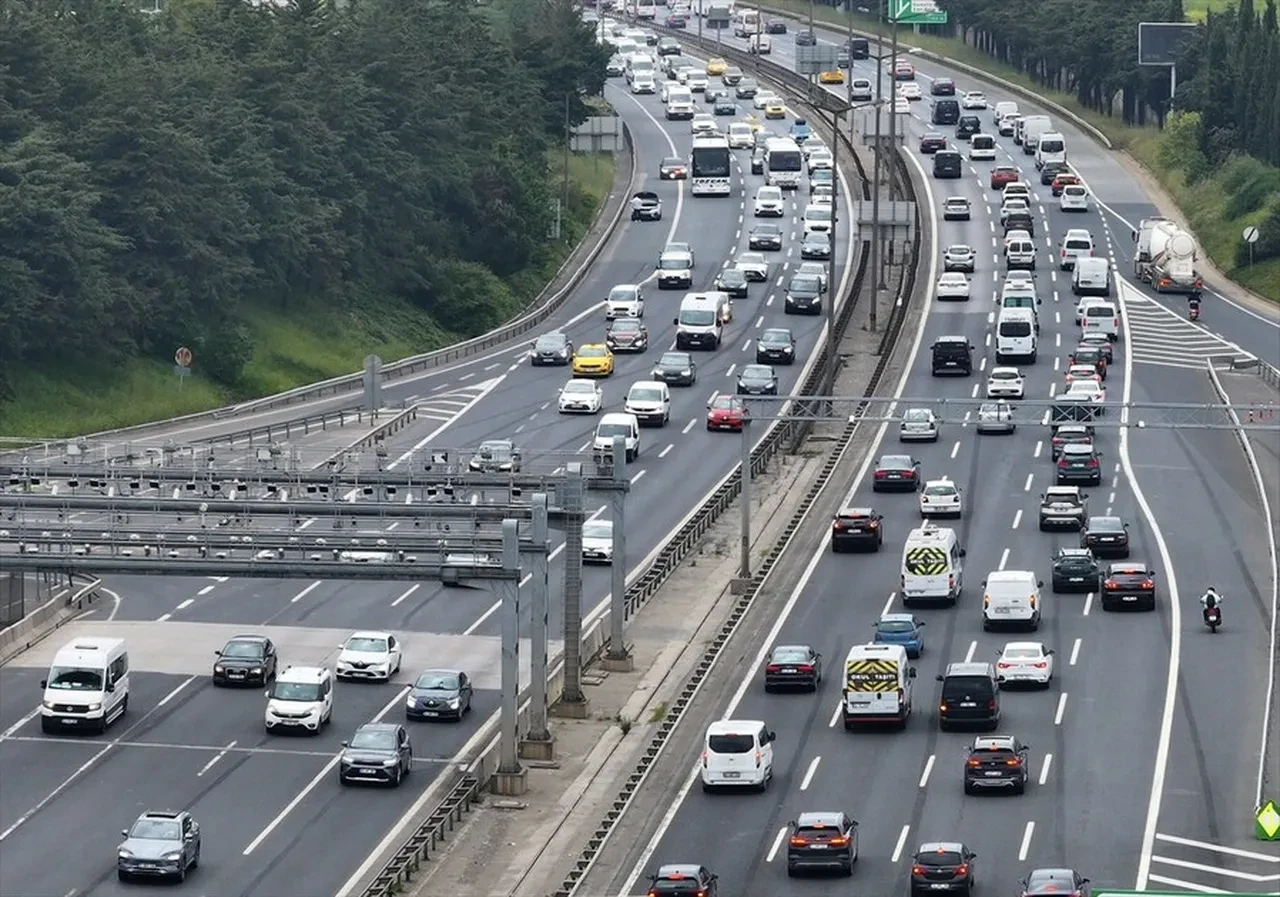 Köprü ve otoyollar ne zamana kadar ücretsiz? Bayramda ücretli yollar hangileri?