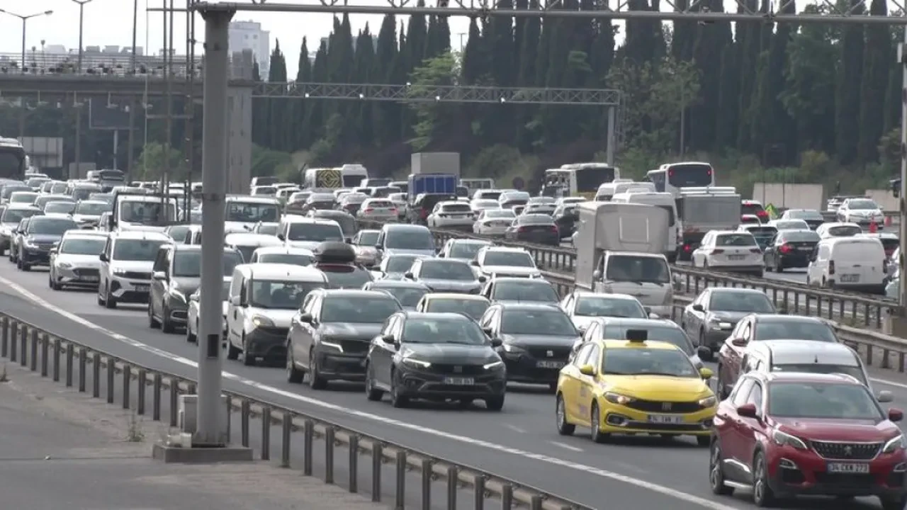 Köprü ve otoyollar ne zamana kadar ücretsiz? Bayramda ücretli yollar hangileri?