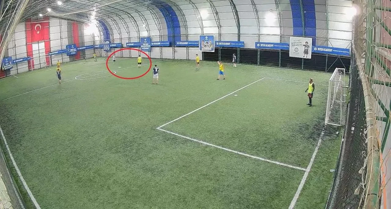 Ölüm halı sahada futbol oynarken yakaladı