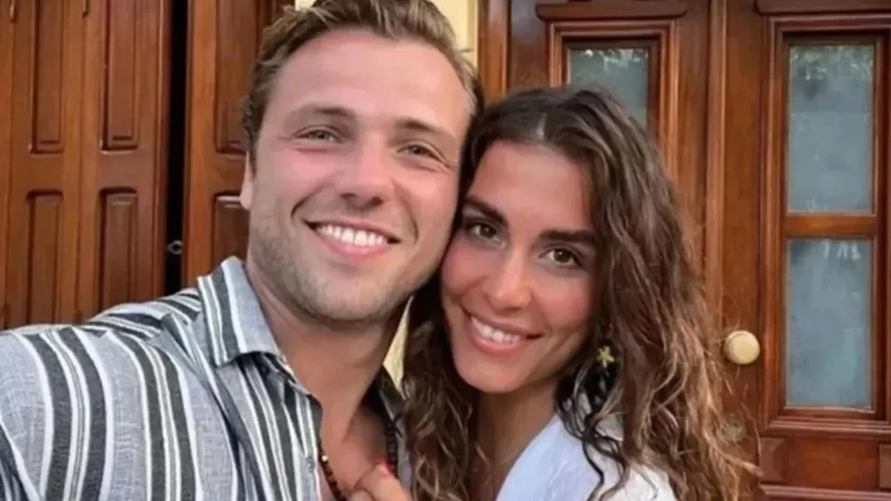 Tolga Sarıtaş ve Zeynep Mayruk çifti ilk kez oğulları Ali’nin resmini paylaştı! Tolga Sarıtaş'ın oğluyla yepyeni pozları!