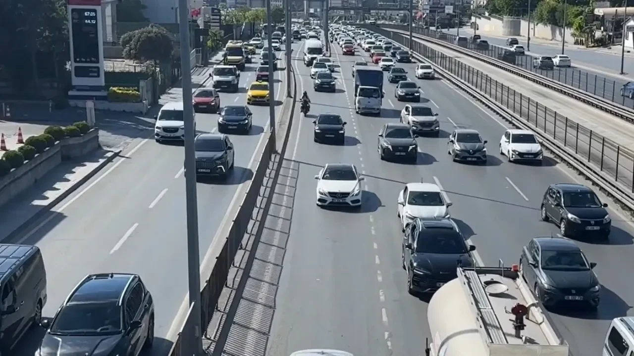 Bayramın ilk günü İstanbul derin nefes aldı: Trafik seviyesi şaşırttı