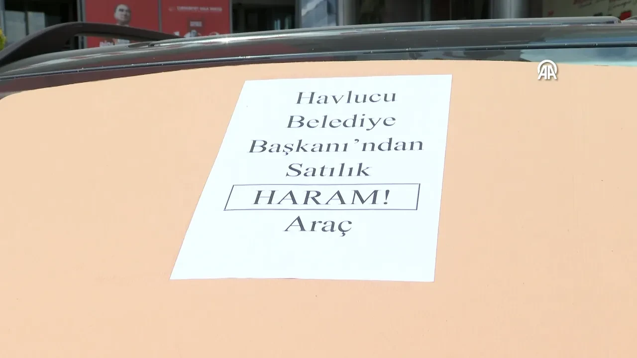 CHP Genel Merkezi'nden satılık "haram" araç! İki ismin skandal araçları satışa çıkarıldı