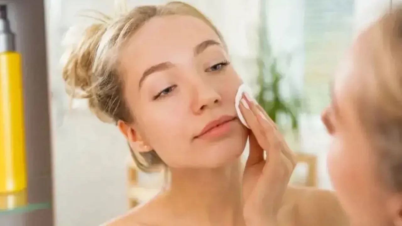 Cilt için en iyi tonikler hangileri? Cam gibi parlak cildin sırrı ortaya çıktı!