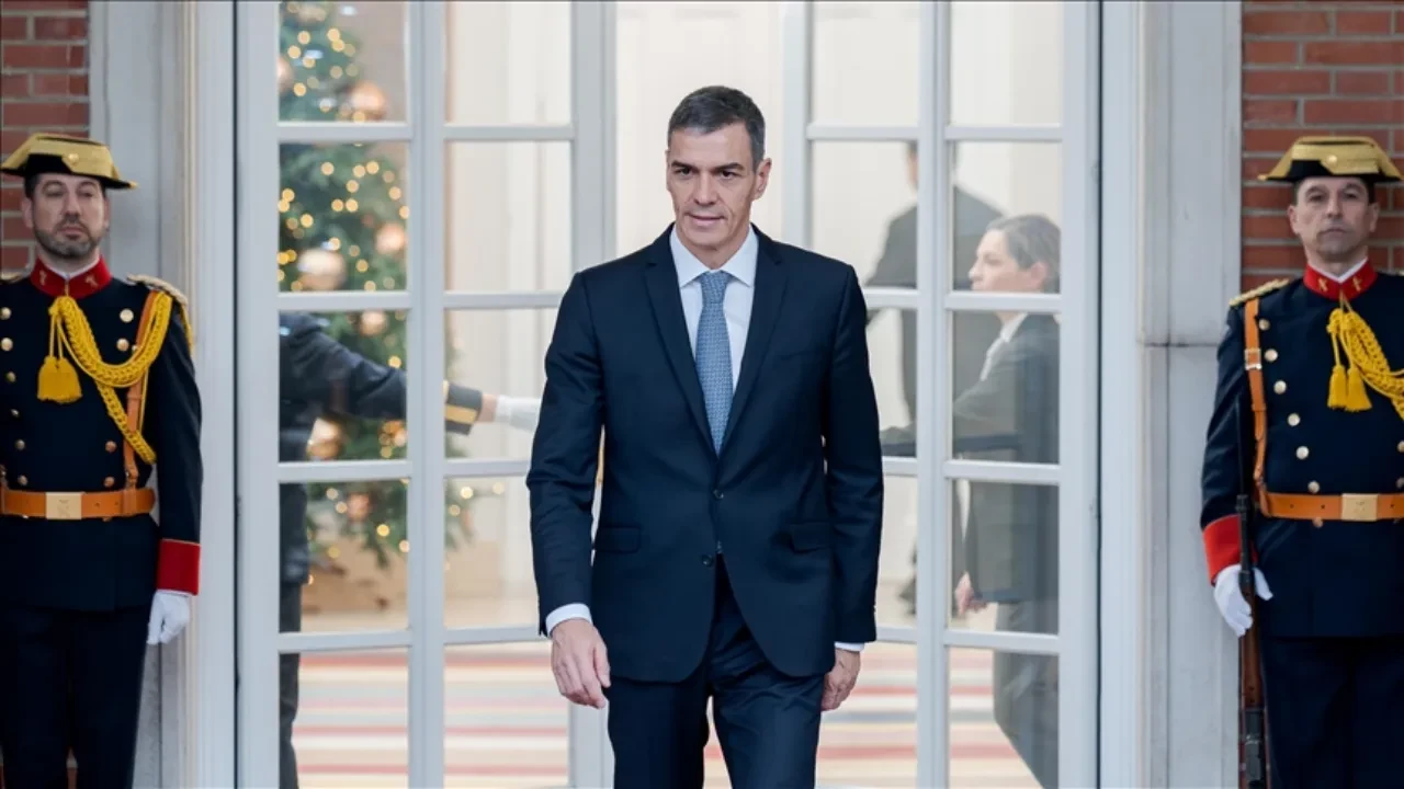 İspanya Başbakanı Pedro Sanchez'in ofisine polis baskını! Parti genel merkezinde arama 