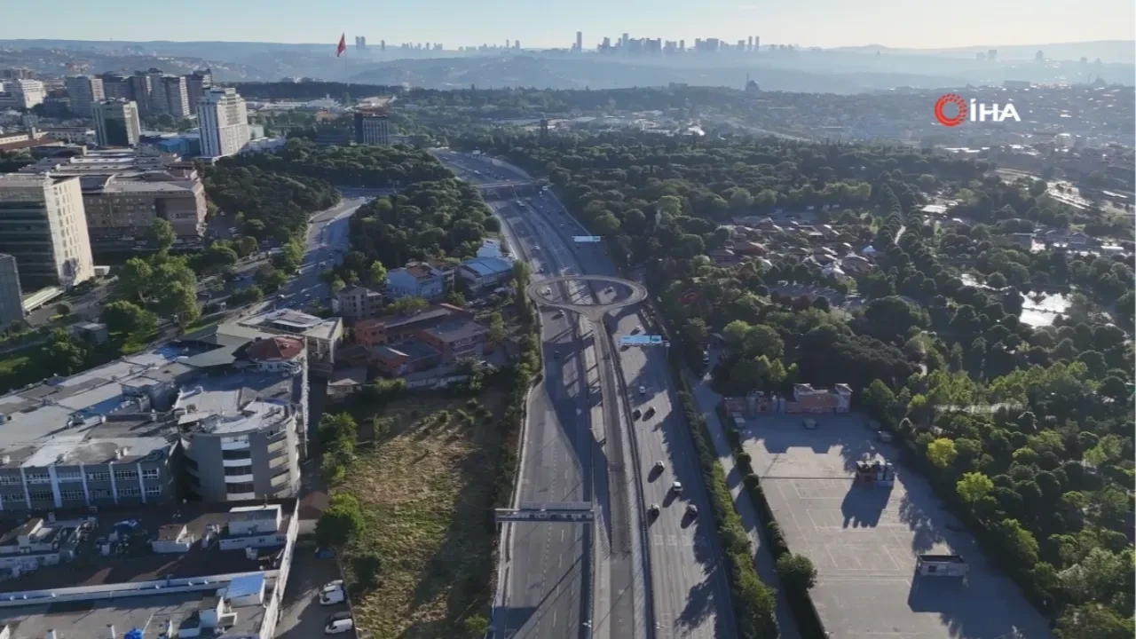 İstanbul’da bayramın ilk günü yollar boş kaldı: Trafik yoğunluğu yüzde 2’ye düştü