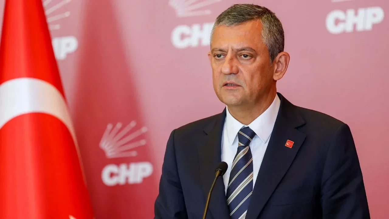 Özgür Özel'den 'yeni parti kurulacak' iddialarına dikkat çeken açıklama
