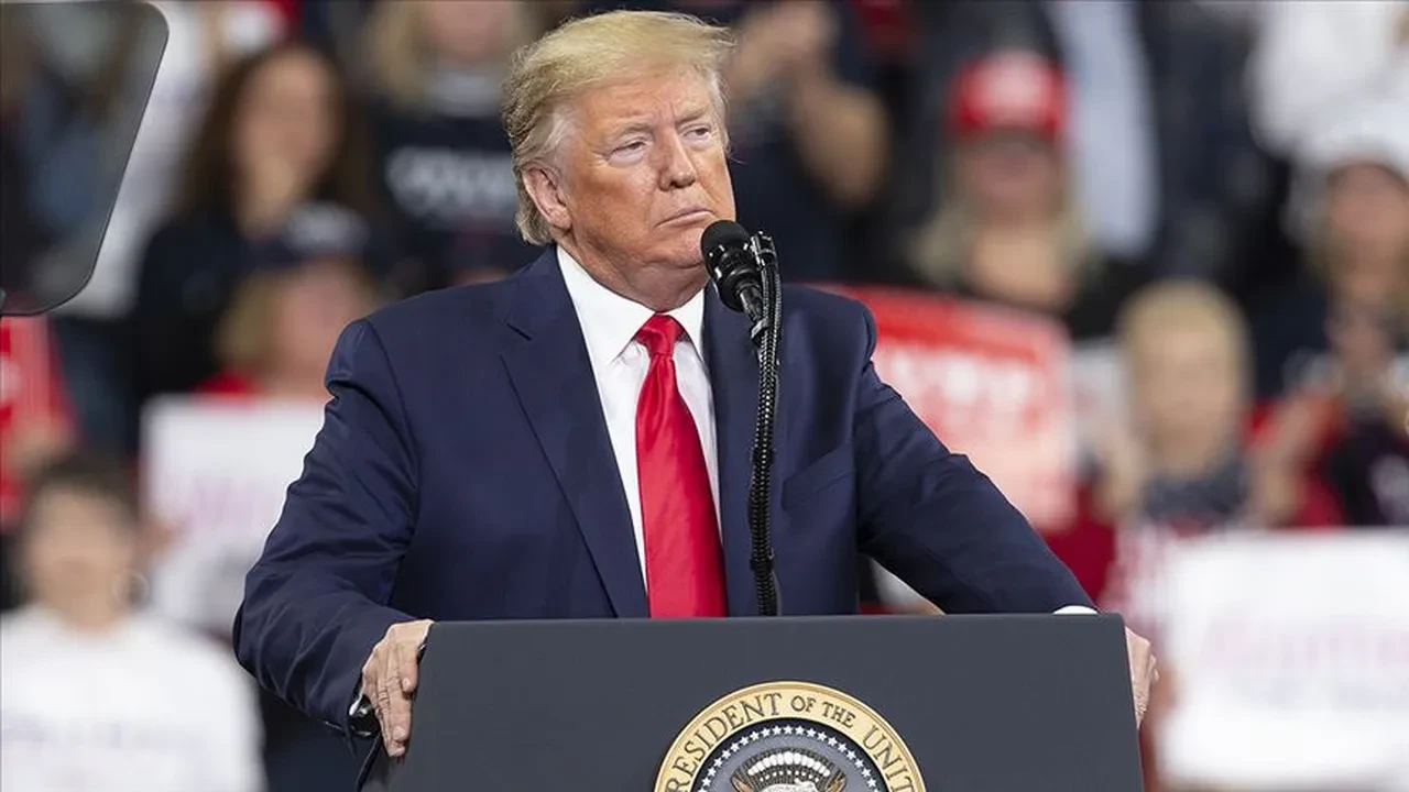 Trump'tan sağlık durumu açıklaması: Boynundaki döküntü ve şişlik gündem olmuştu