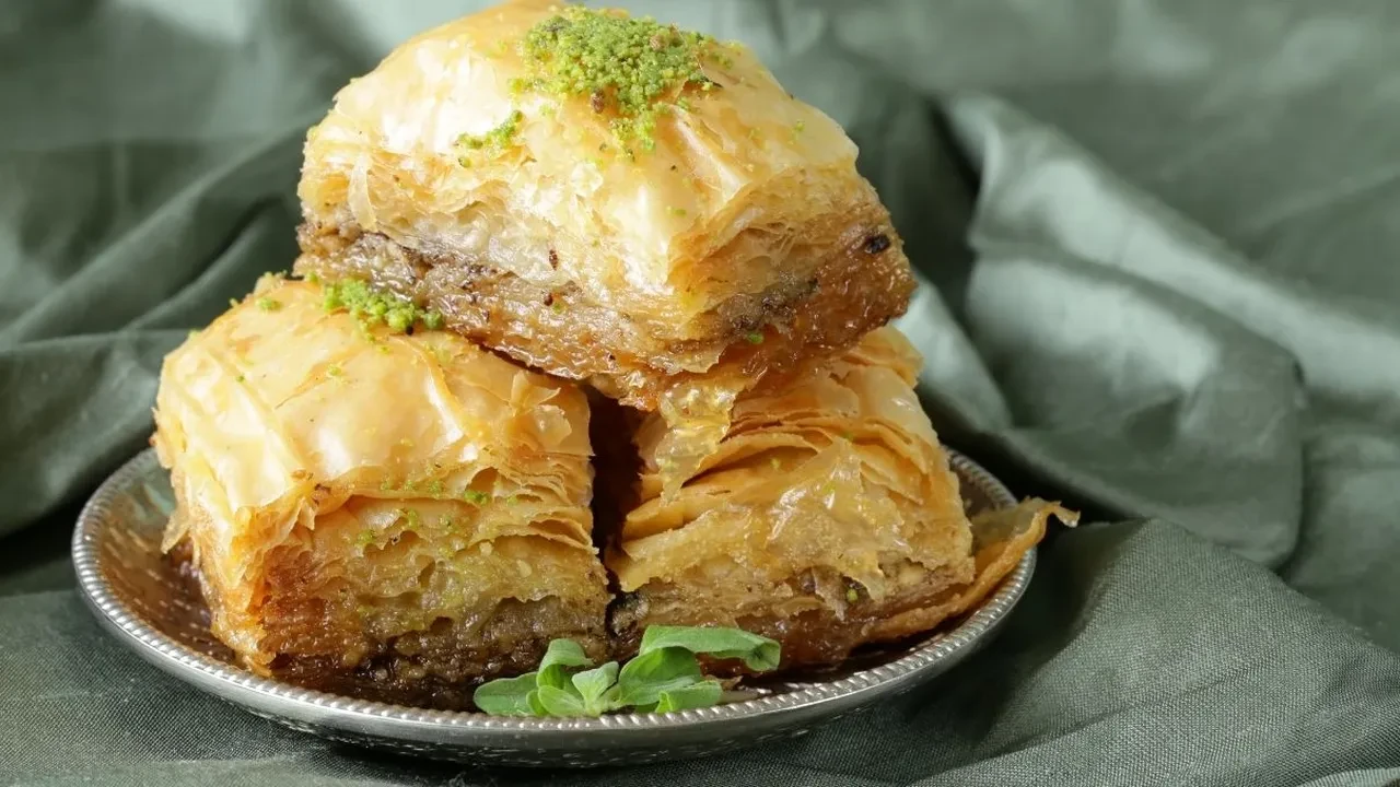 Zahmetsiz ve en hızlı yapılan baklava tarifi! Çalışanlar icin şipşak baklava