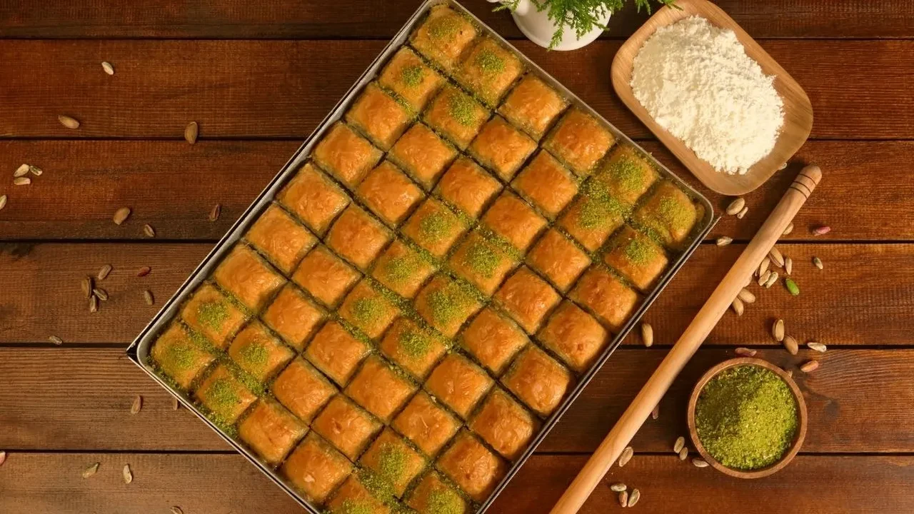 Zahmetsiz ve en hızlı yapılan baklava tarifi! Çalışanlar icin şipşak baklava