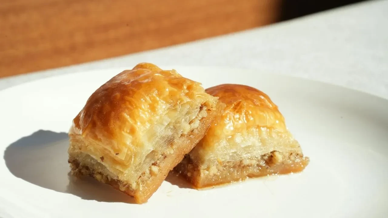 Zahmetsiz ve en hızlı yapılan baklava tarifi! Çalışanlar icin şipşak baklava