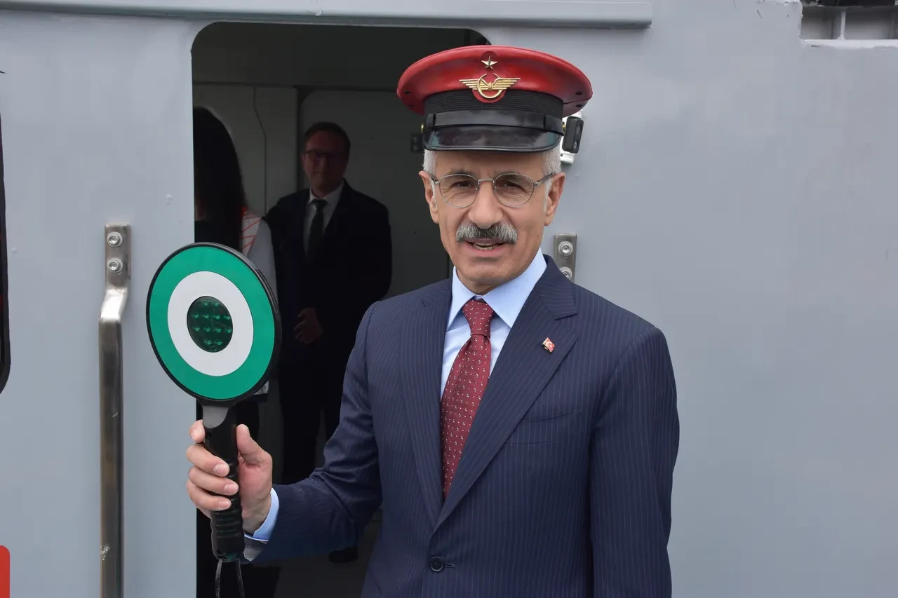 Bakan Uraloğlu duyurdu: Milli Hızlı trende büyük eşik aşıldı