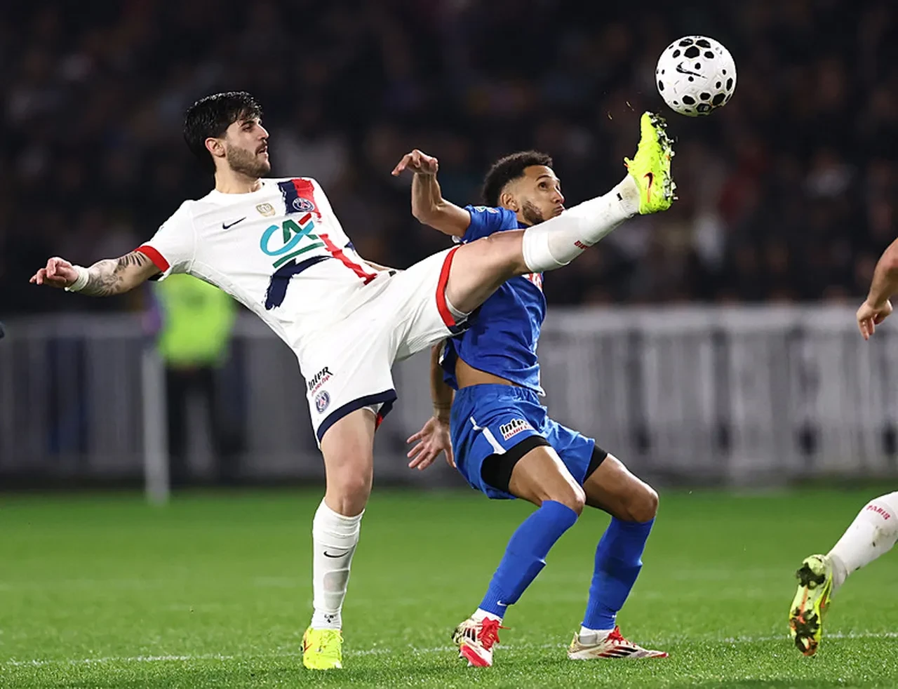 Galatasaray'dan PSG'nin gözdesine kanca: Yıldız savunmacının bonservisi belli oldu!