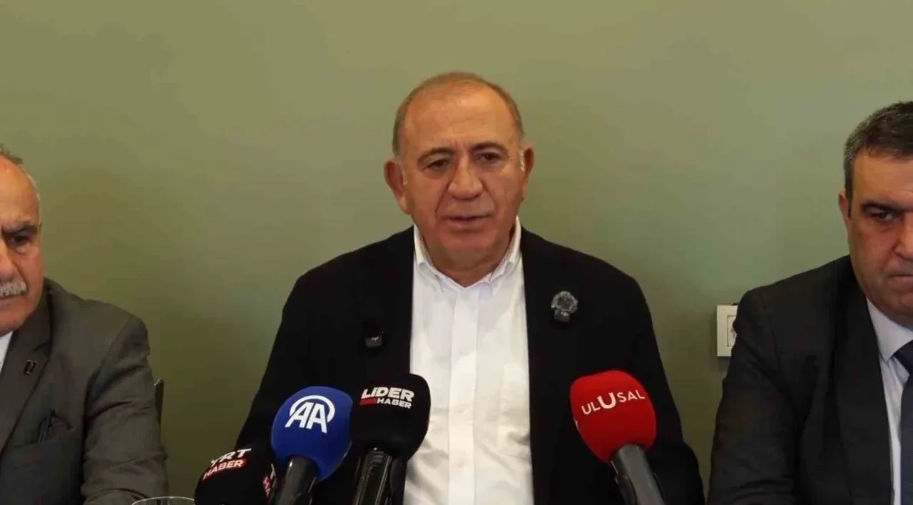 Gürsel Tekin duyurdu: Kemal Kılıçdaroğlu'nun MYK'yı açıklayacağı gün belli oldu, büyük katılımlar bekleniyor