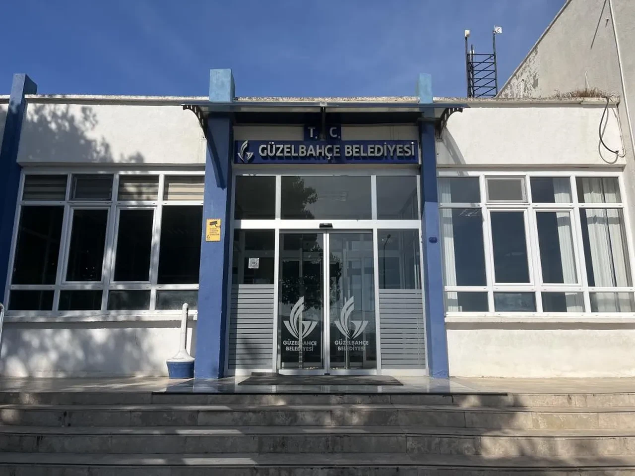 Güzelbahçe Belediye Başkanı Mustafa Günay görevden uzaklaştırıldı