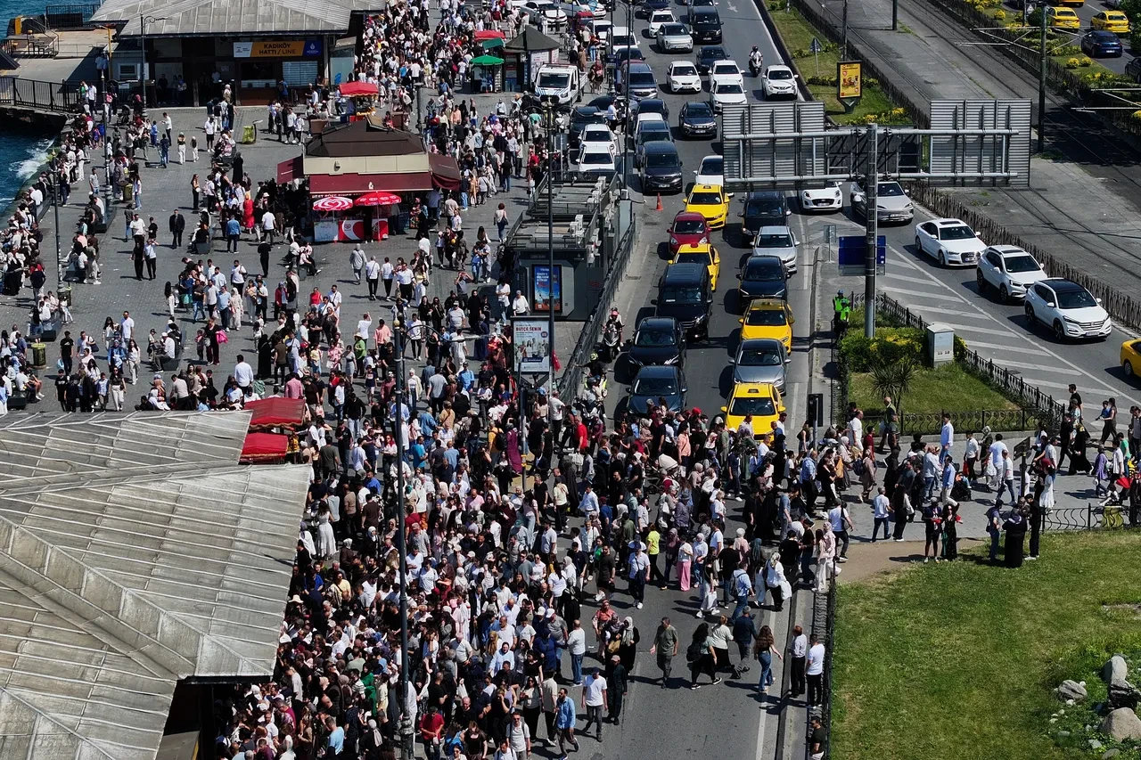 İstanbul bayramda doldu taştı! Yerli turistler şaşkın: "Kendimi kaybolmuş hissediyorum"