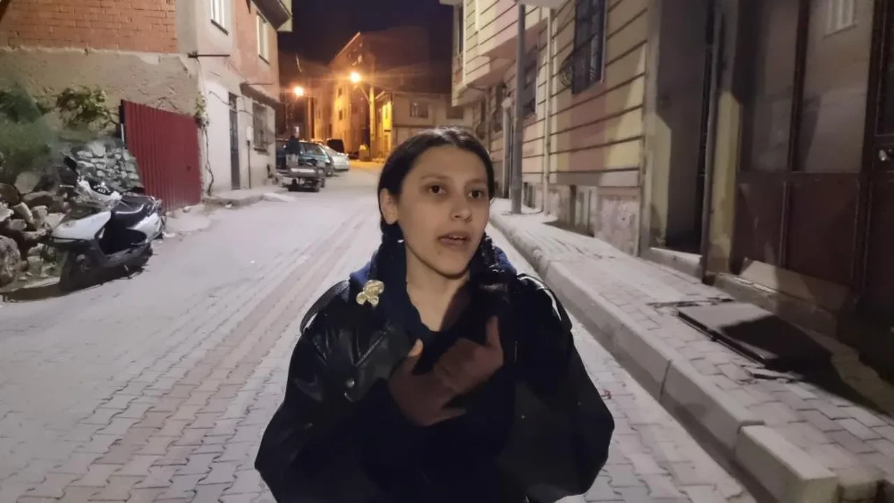 Kütahya'da gece yarısı peş peşe deprem! Vatandaşlar sokağa döküldü