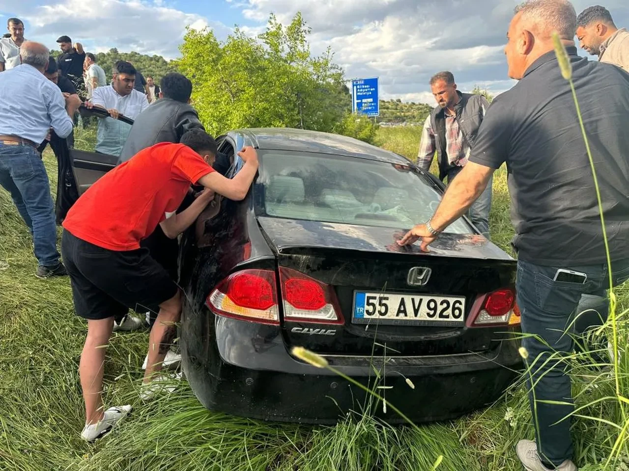 Adıyaman'da 2 otomobil kafa kafaya çarpıştı: Aynı aileden 3 kişi hayatını kaybetti