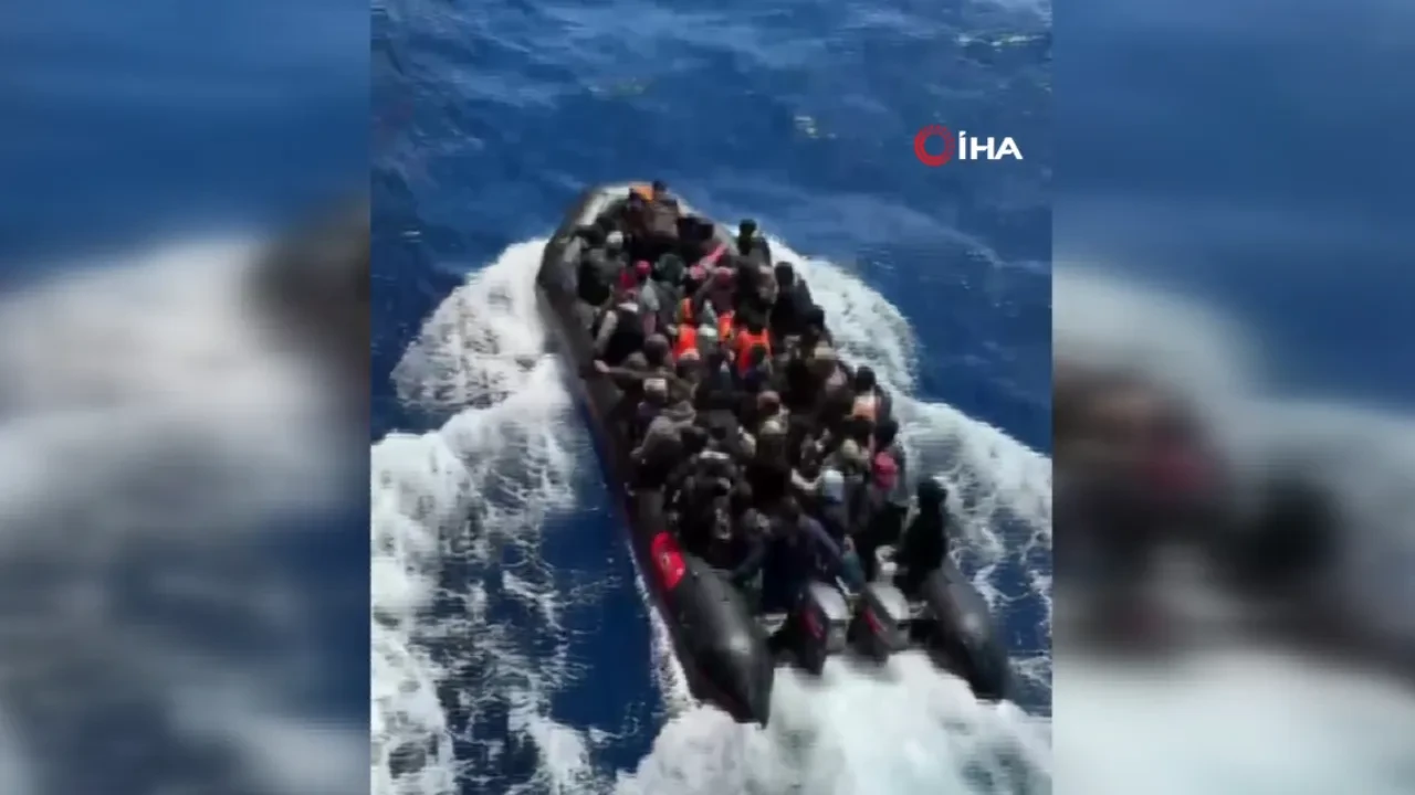 Akdeniz’de can pazarı: Türk gemisi 142 göçmeni ölümden kurtardı