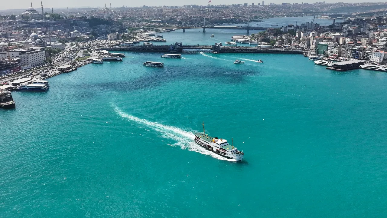 Fetih coşkusuna turkuaz dokunuş! İstanbul'un fethinin 573. yıl dönümünde muhteşem görüntüler 
