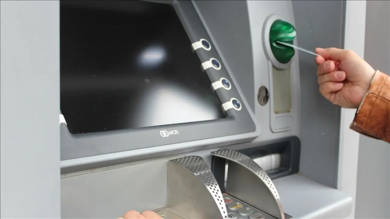Gece ATM'den işlem yapanlar dikkat! Kartı o saatlerde kullananların hesabı sadece 1 dakikada boşaltılıyor
