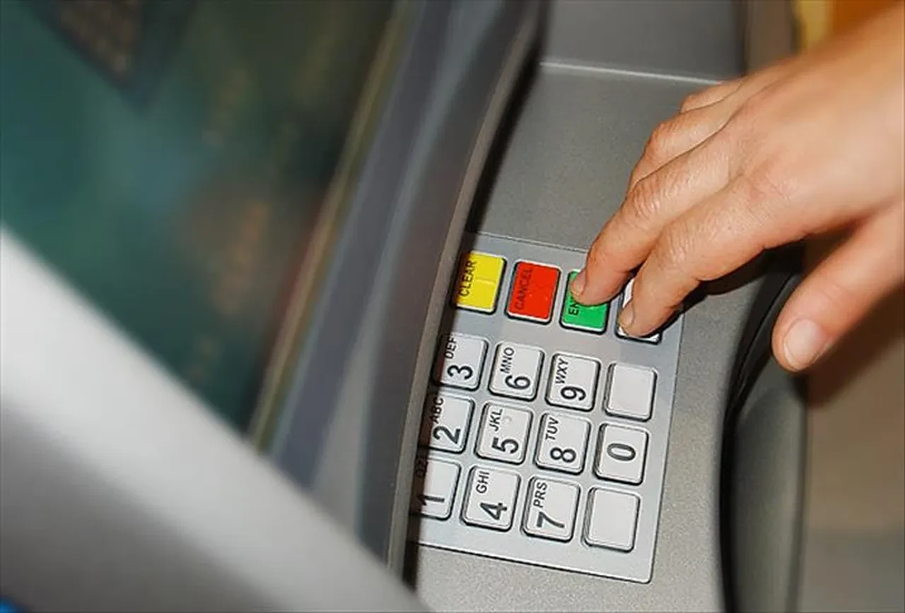 Gece ATM'den işlem yapanlar dikkat! Kartı o saatlerde kullananların hesabı sadece 1 dakikada boşaltılıyor