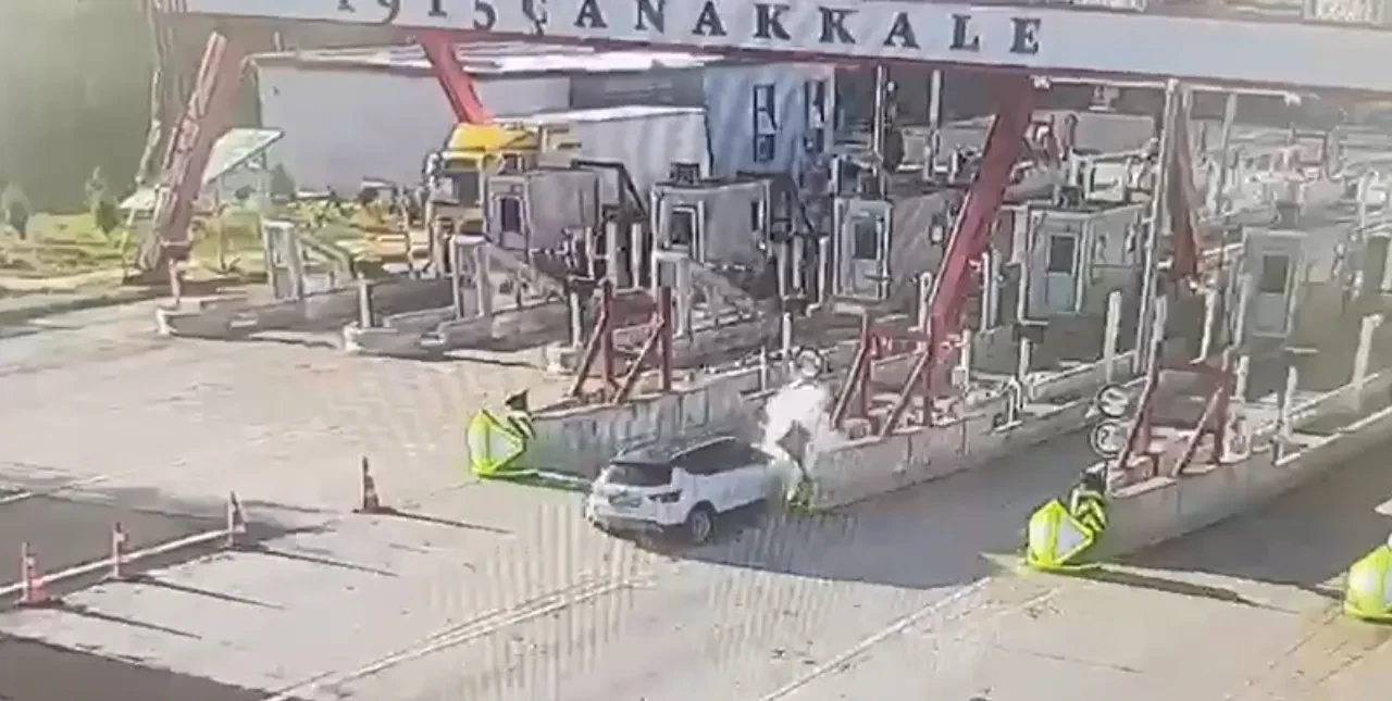 Gişelerde yine bir anlık dalgınlık bir cana sebep oldu! Feci kaza kamerada