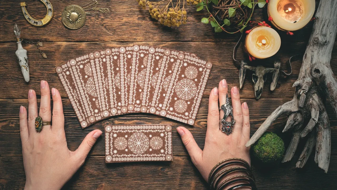 Günlük tarot açılımı 30 Mayıs 2026! Bugün değişim ve yön dönüşleri günü