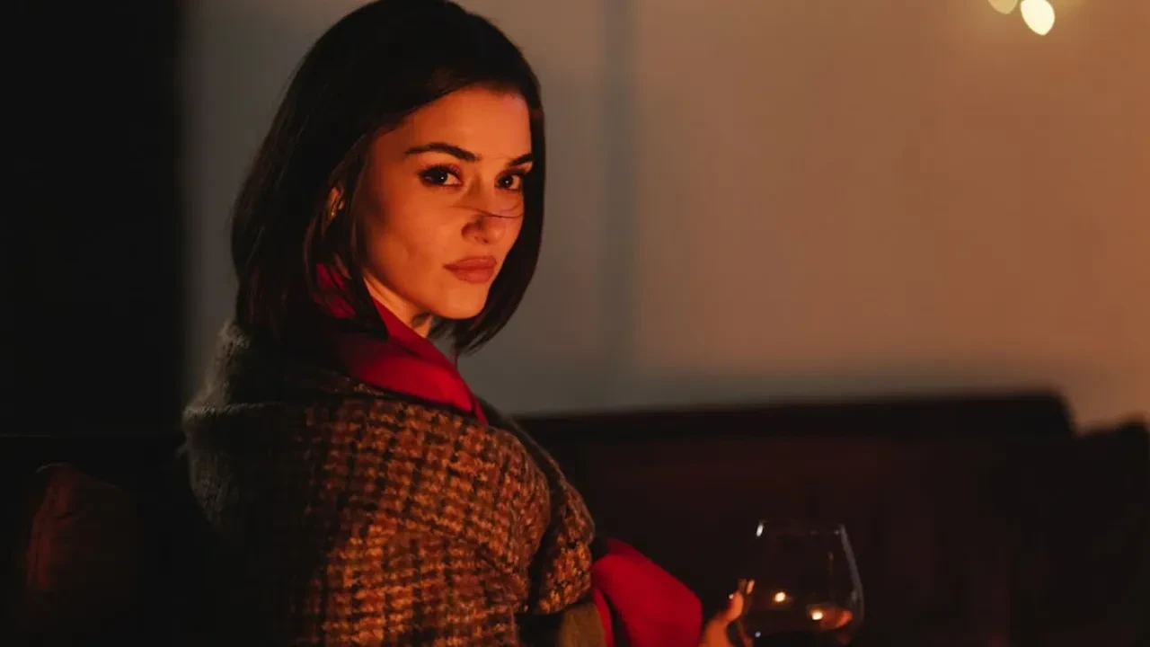 Hande Erçel Cannes’da ‘En çok konuşulanlar’ listesinde! Tek Türk isim olarak dikkat çekti