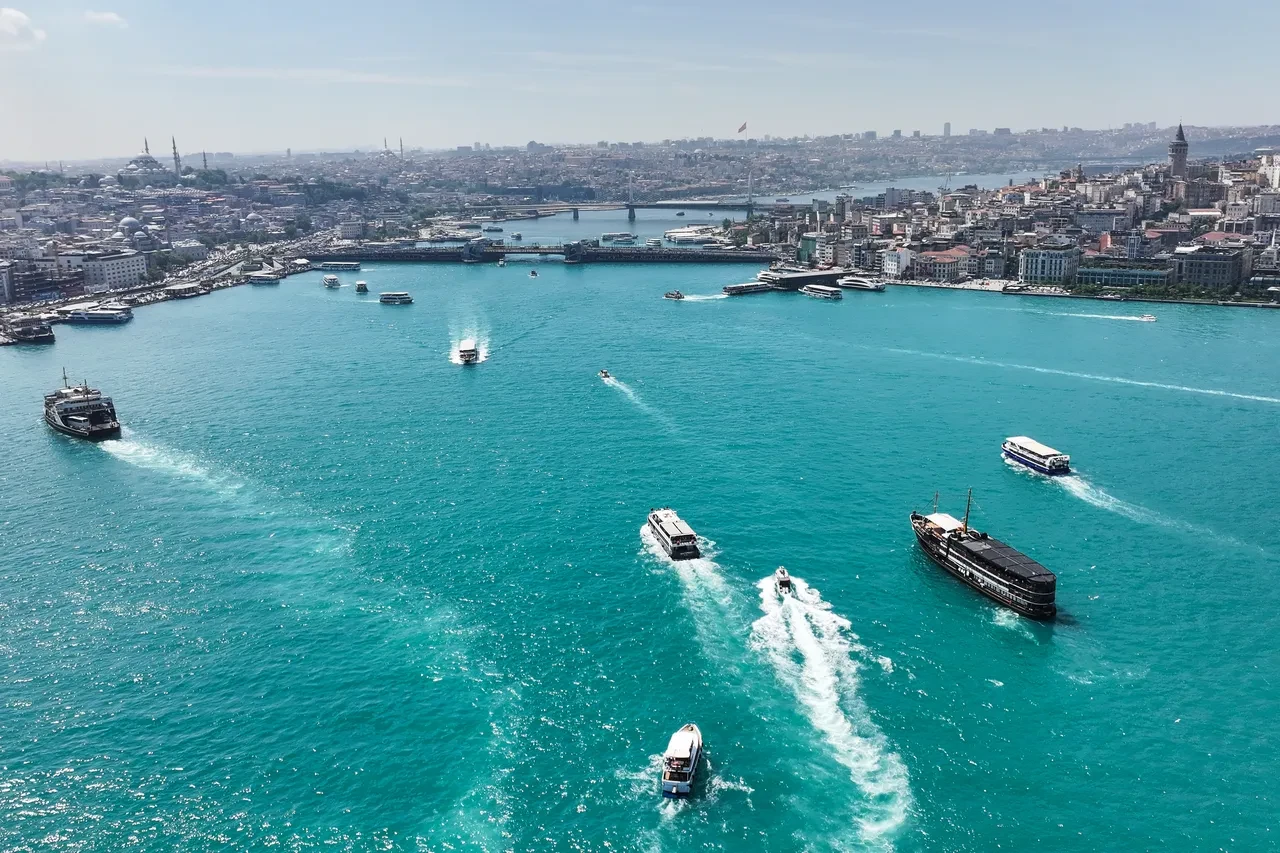 İstanbul turkuaz