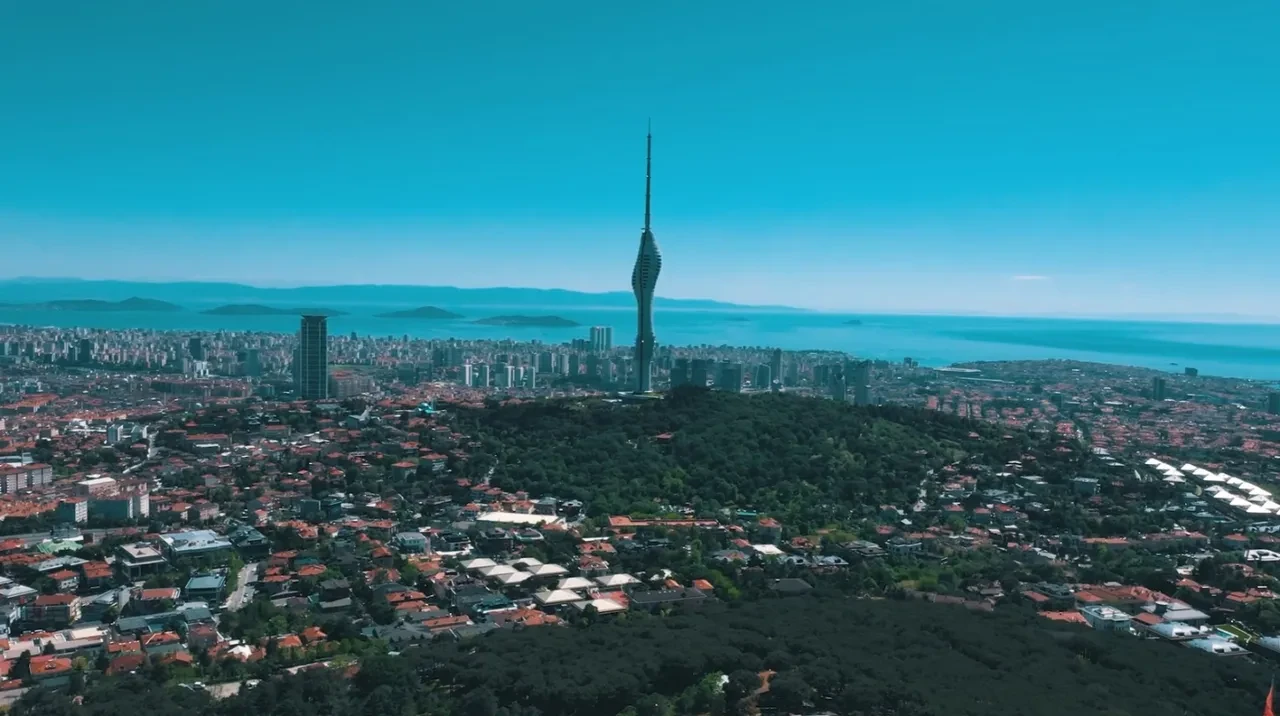 İstanbul'un zirvesi Çamlıca Kulesi 5 yaşında! Bakan Uraloğlu: 'Açıldığı günden bu yana 2,8 milyon ziyaretçiyi ağırladı'