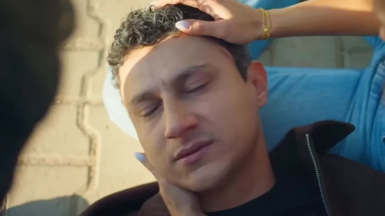 Uzak Şehir setinde sürpriz aşk patlak verdi! Alper Çankaya ve Yaren Güldiken tatilde yakalandı