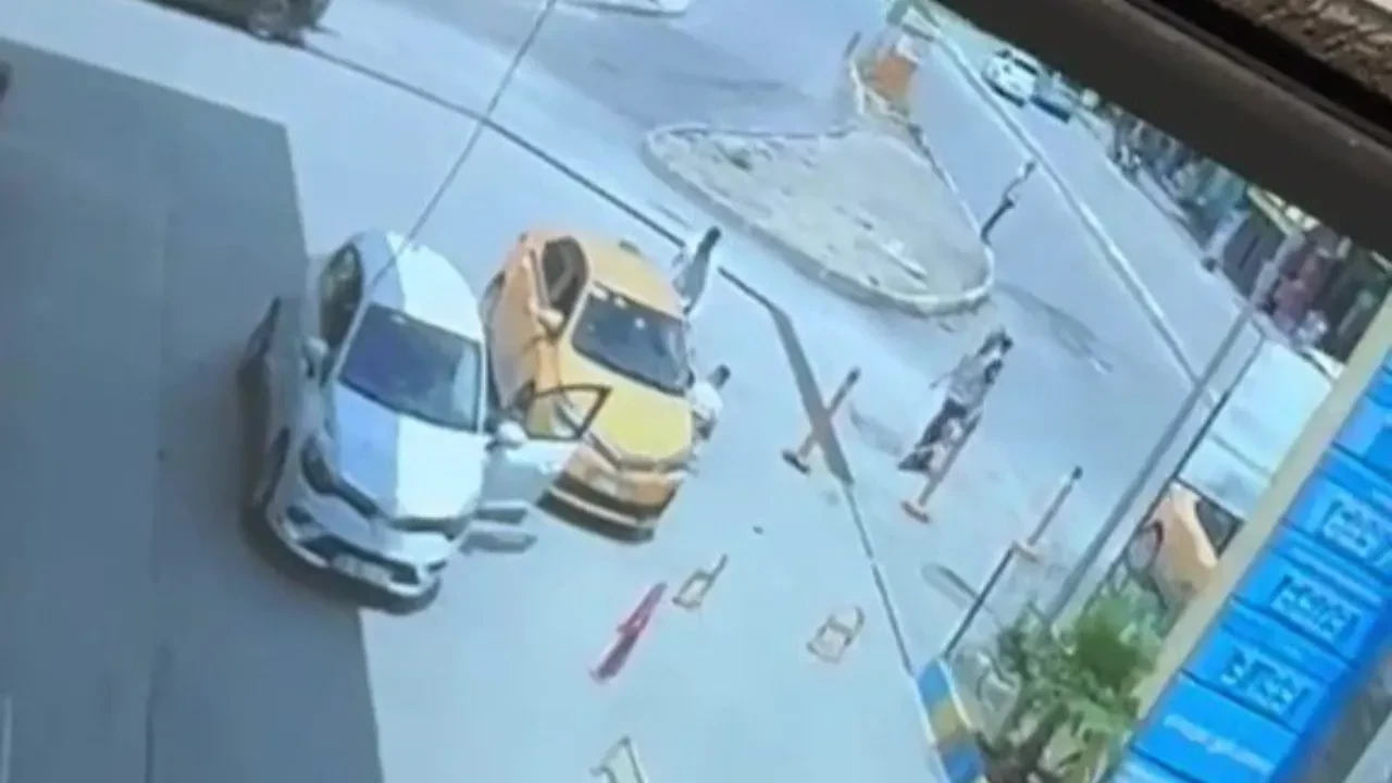 Yol verme tartışması kanlı bitti! Aracından indi, bıçakladı, kaçtı