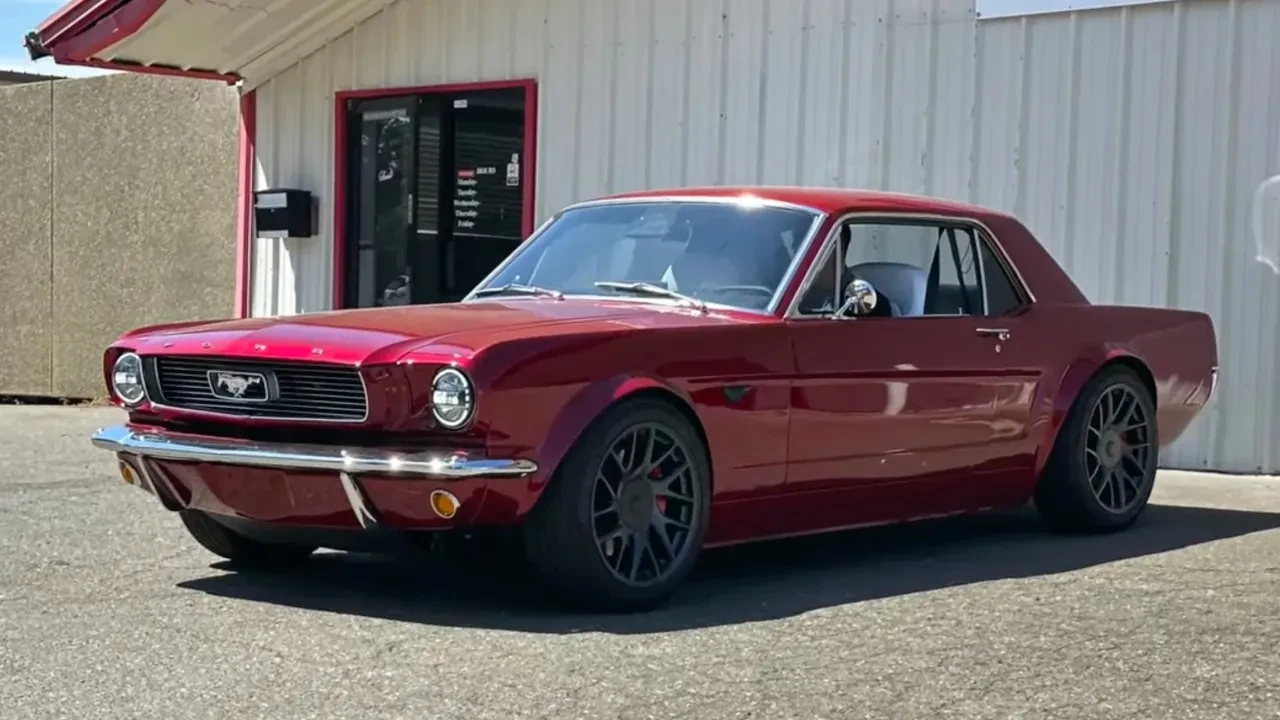 60 yaşındaki Ford'u Tesla'ya çevirdiler! FSD bile çalıştı