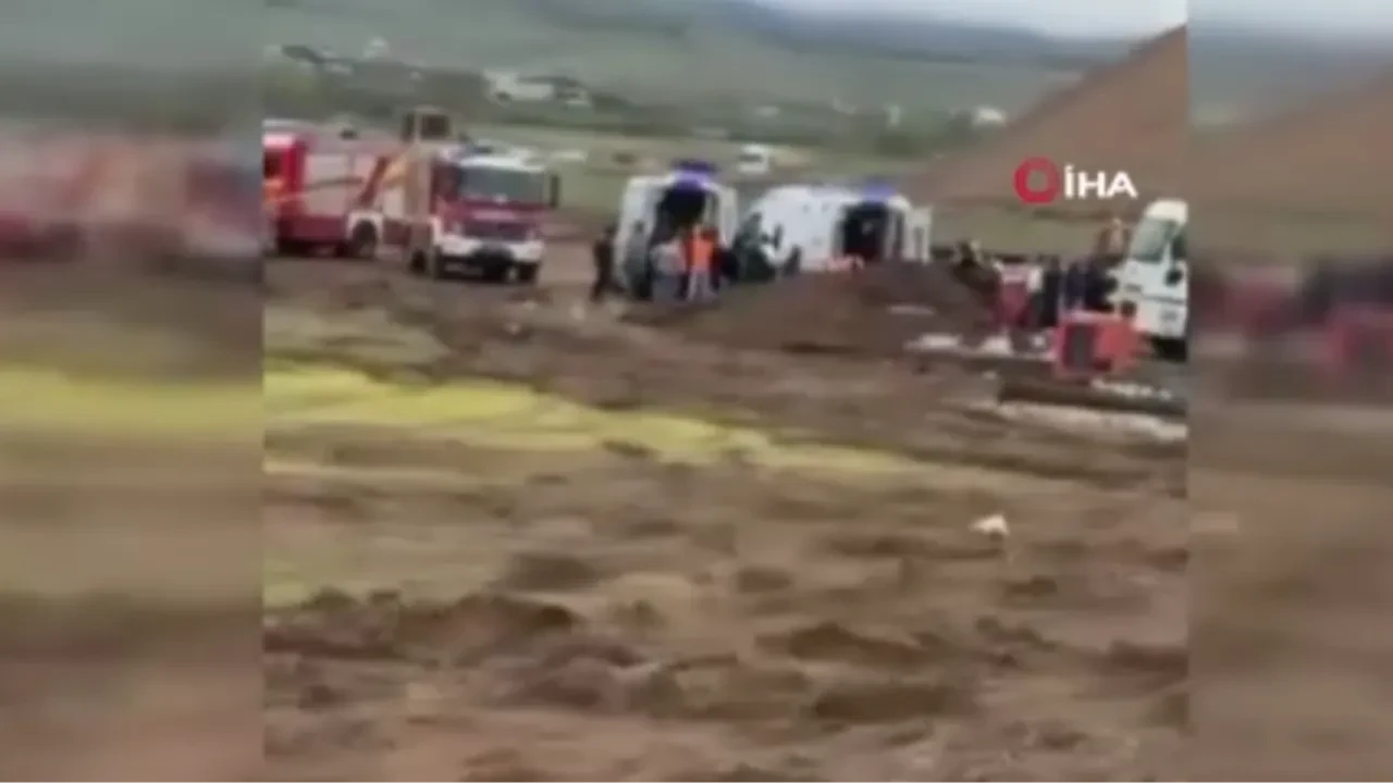 Ankara'da bir şantiyede kalıp çöktü: 5 işçi yaralı