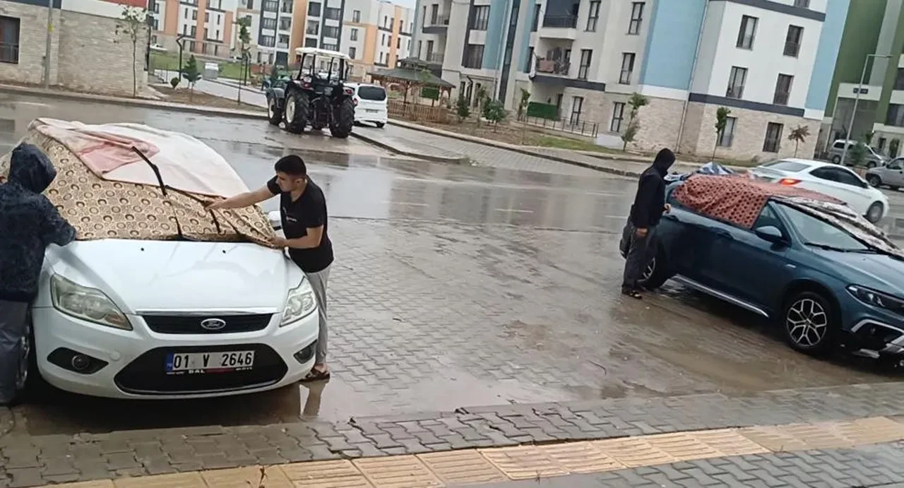 Gaziantep, Şanlıurfa ve Kilis'i şiddetli yağış vurdu! Çatılar uçtu, ağaçlar söküldü, yollar göle döndü: Can kaybı ve yaralılar var