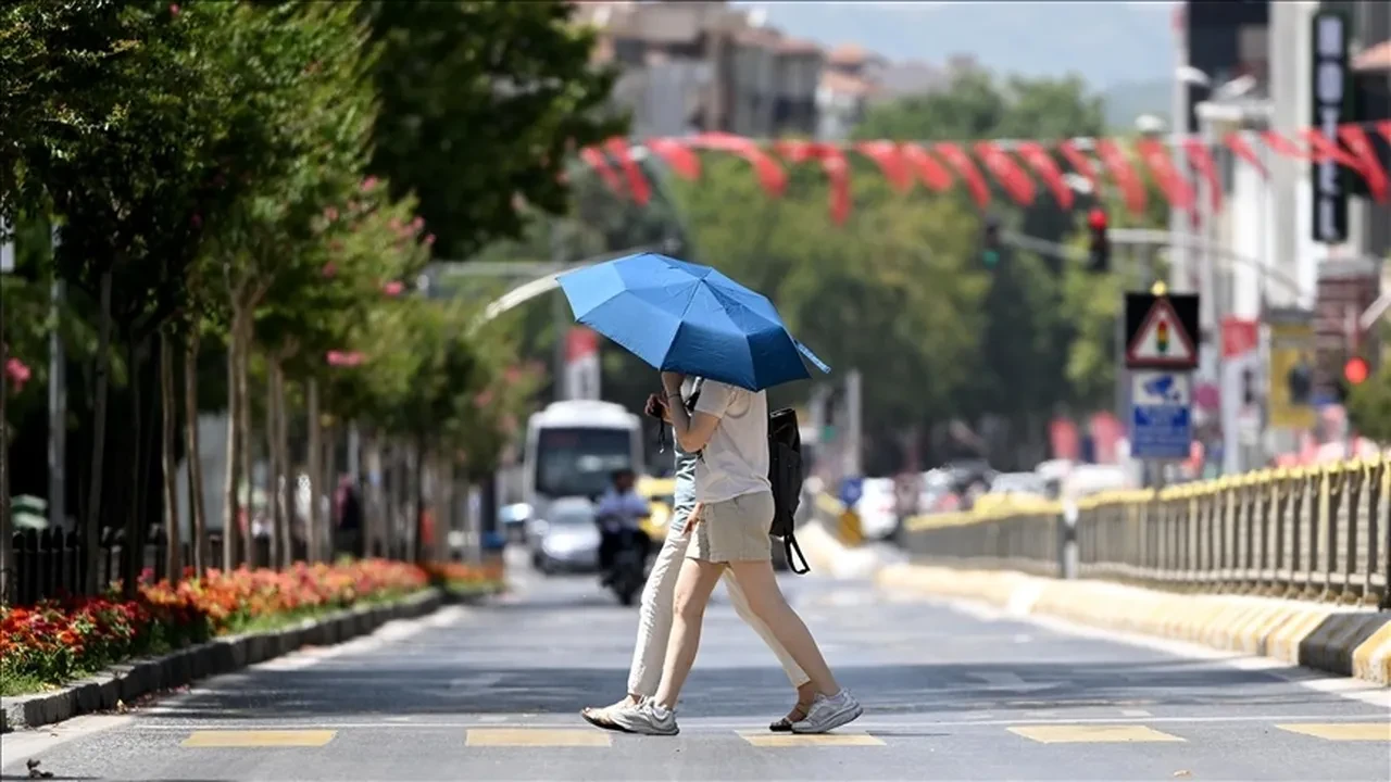 Havalar ne zaman ısınacak? Meteoroloji merakla beklenen tarihi açıkladı