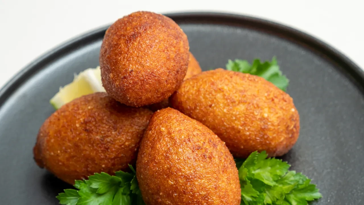 İçli köfte hamurundaki o detay! İncecik hamurun sırrı