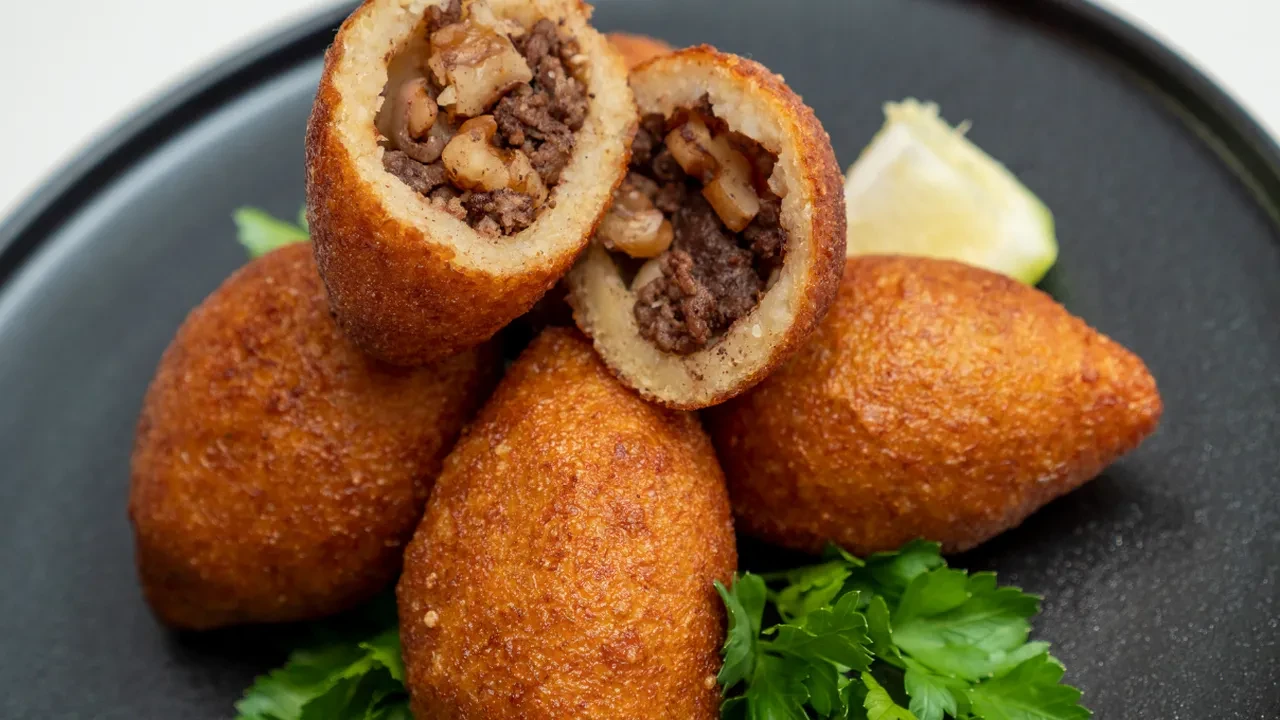 İçli köfte hamurundaki o detay! İncecik hamurun sırrı