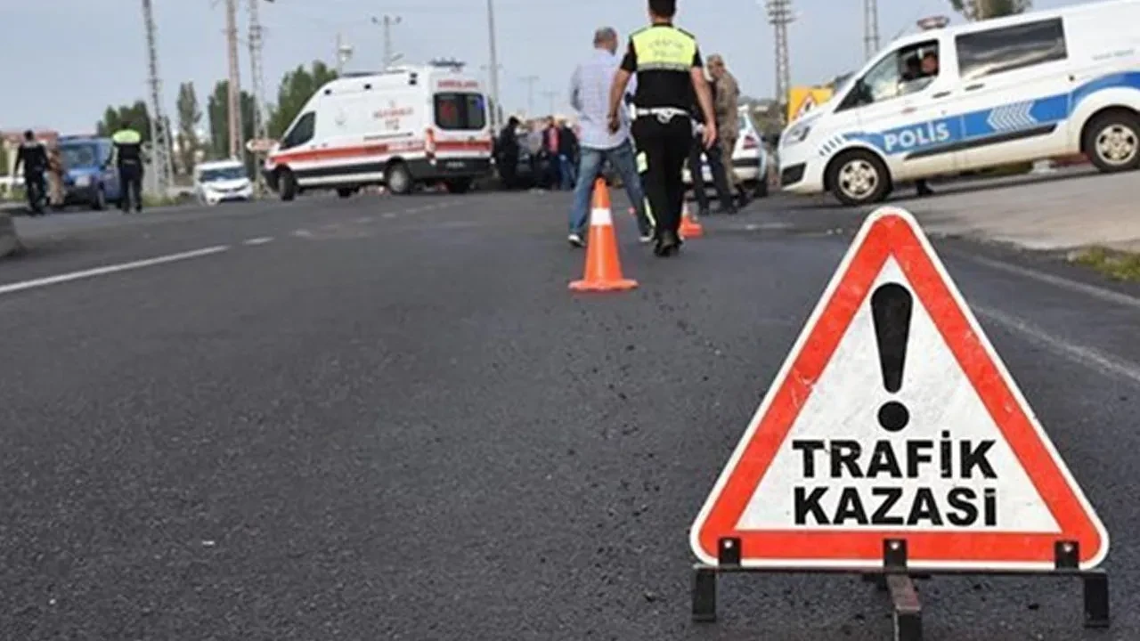 Kırmızı ışık ihlali yaptı, ortalık savaş alanına döndü! Kaza yerinde can pazarı