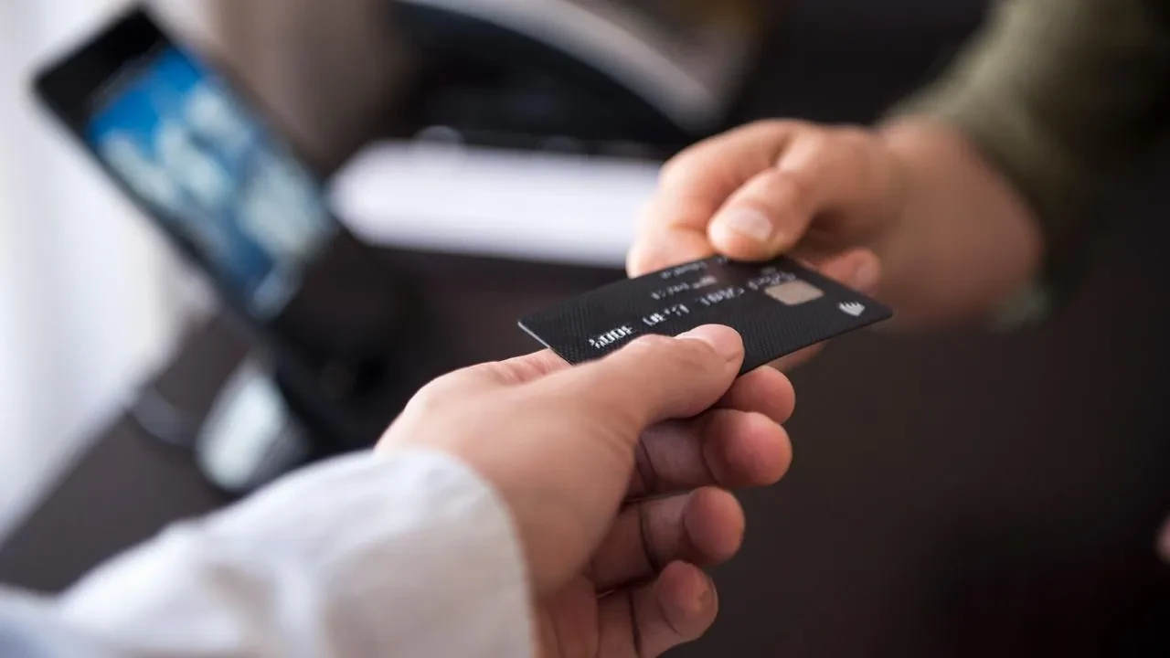 Kredi kartı kampanyalarına katıldım sananlar yandı: Bankaların internet alışverişlerinde kurduğu akıl almaz tuzak!