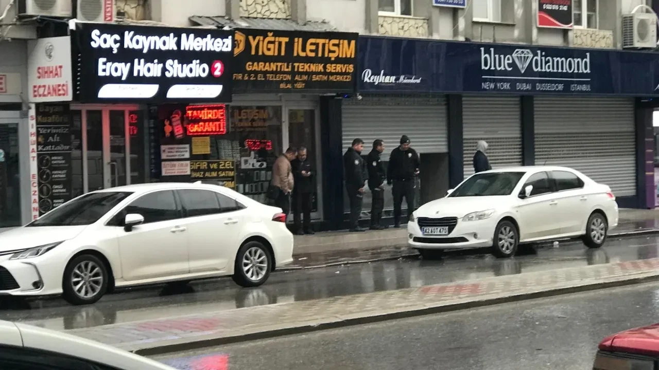 Kuyumcu soygununun görüntüleri ortaya çıktı! Altın ve paraları dakikalar içinde çaldılar