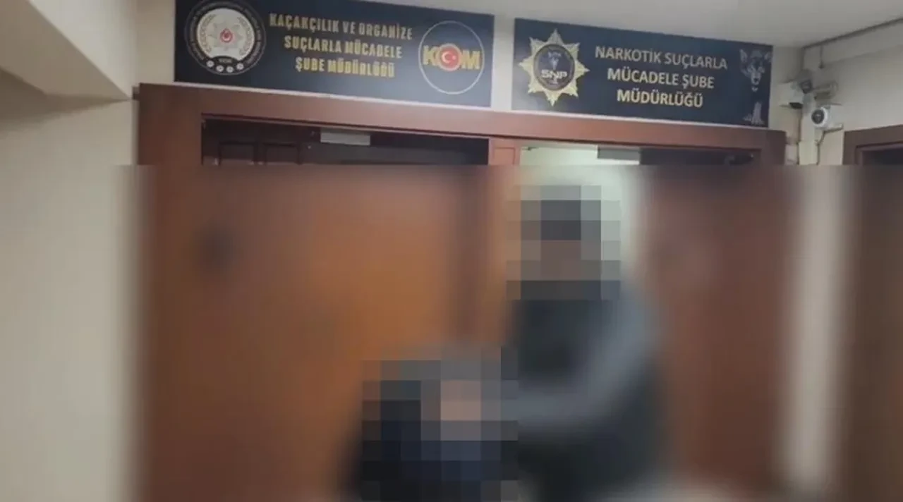 Sakarya'da pişkin zehir tacirine narkotik darbesi: Uyuşturucu ticareti saniye saniye kamerada